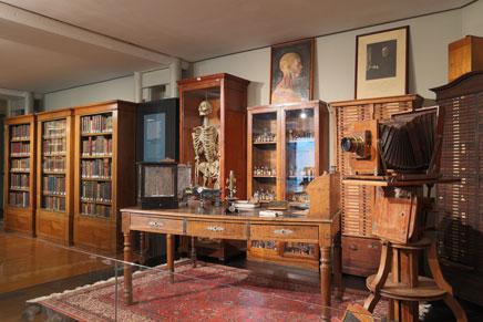 Escritorio de Santiago Ramón y Cajal que se puede ver en la muestra El Legado Histórico de Santiago Ramón y Cajal / MNCN